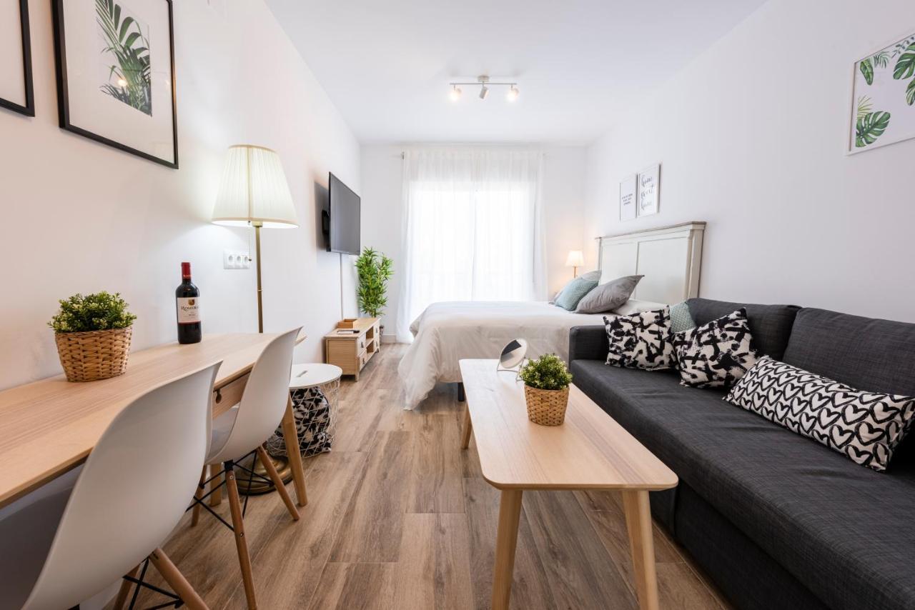 Apartamentos Toboso Plaza Нерха Экстерьер фото A studio apartment in Madrid, Spain